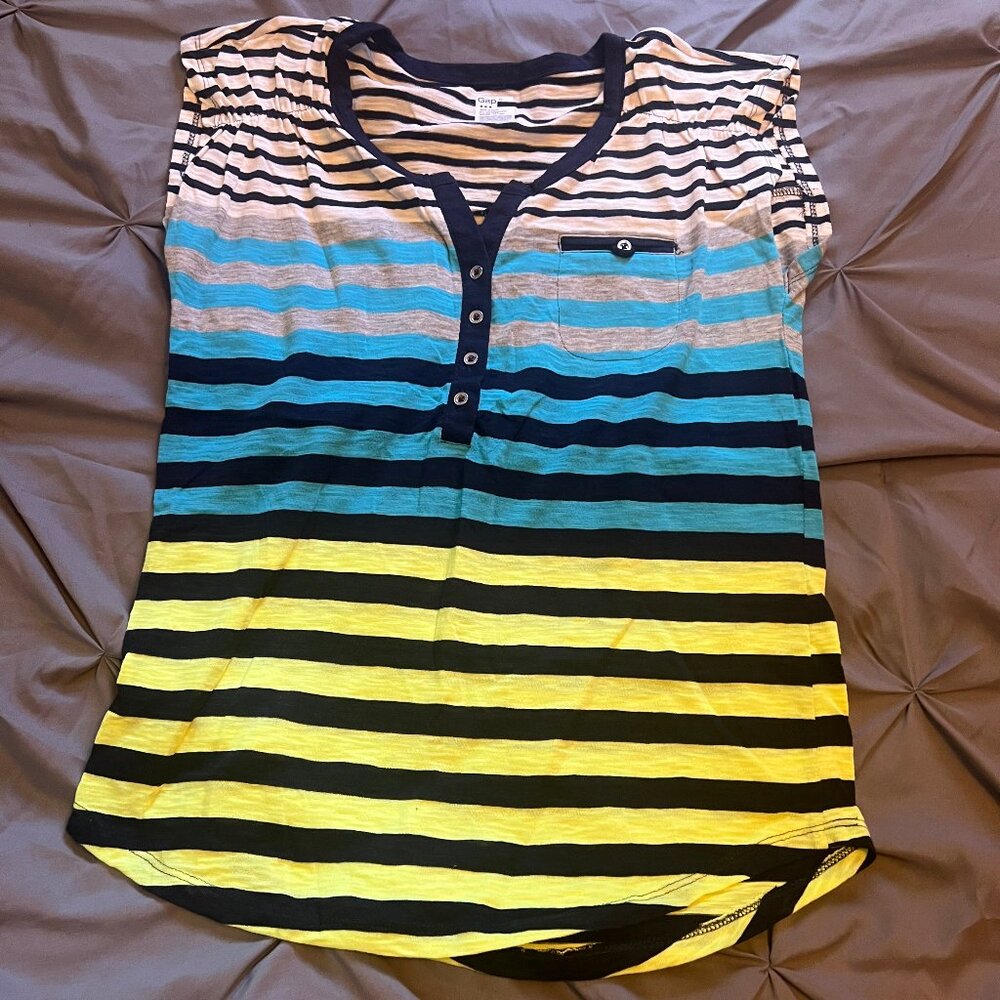 GAP Size Small Striped Short Sleeve Top